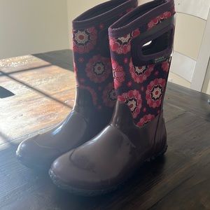 All weather kids boots